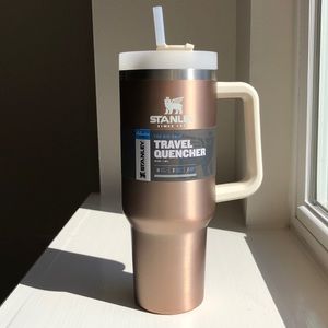Stanley - ROSE GLOW 40 oz Adventure Quencher Travel Tumbler (Rose Gold) -  NWT!